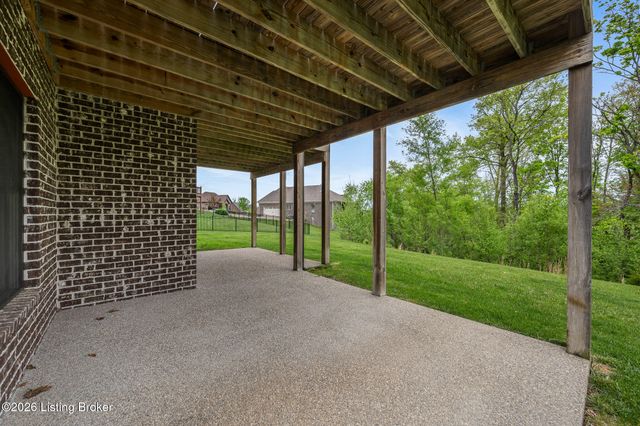 17403 Shakes Creek Dr, Louisville, KY 40023