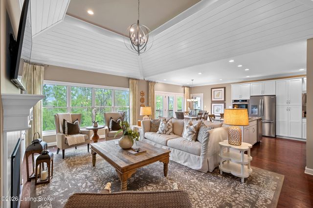 17403 Shakes Creek Dr, Louisville, KY 40023