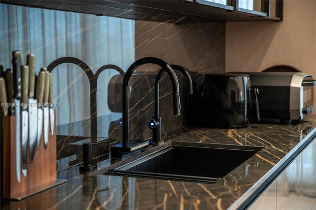 10101 Collins Avenue 4A, Bal Harbour, FL 33154