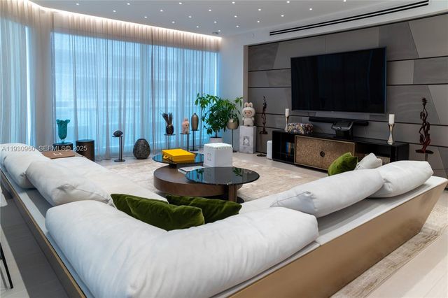 10101 Collins Avenue 4A, Bal Harbour, FL 33154