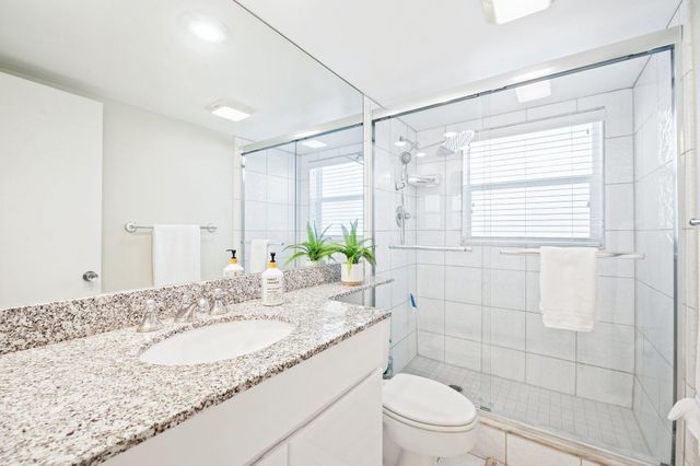 3700 Oaks Clubhouse Drive 106, Pompano Beach, FL 33069
