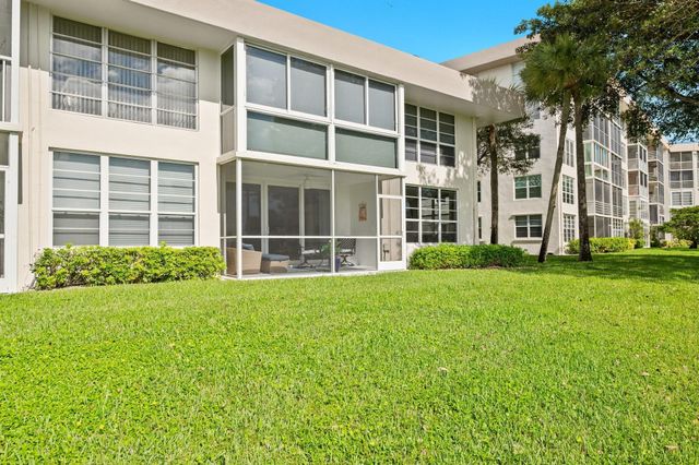 3700 Oaks Clubhouse Drive 106, Pompano Beach, FL 33069