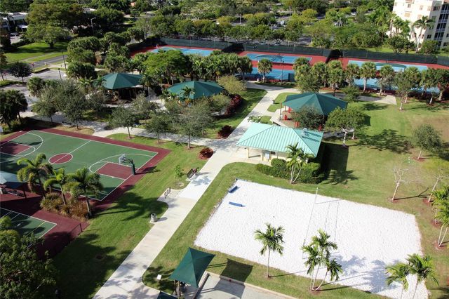 3700 Oaks Clubhouse Drive 106, Pompano Beach, FL 33069