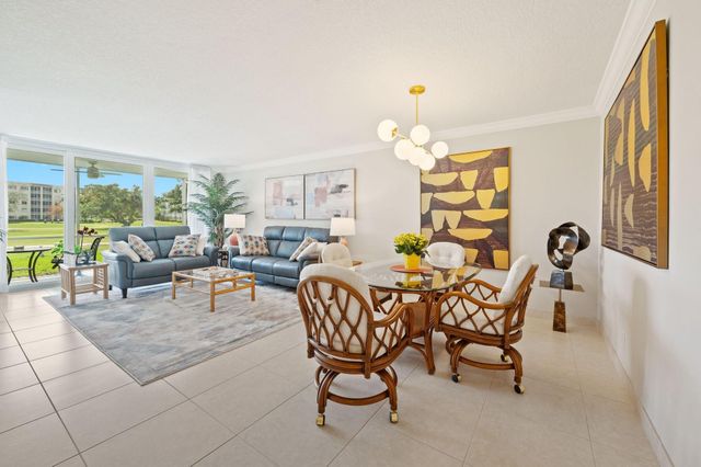 3700 Oaks Clubhouse Drive 106, Pompano Beach, FL 33069
