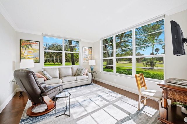 3700 Oaks Clubhouse Drive 106, Pompano Beach, FL 33069