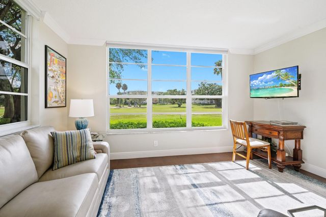 3700 Oaks Clubhouse Drive 106, Pompano Beach, FL 33069