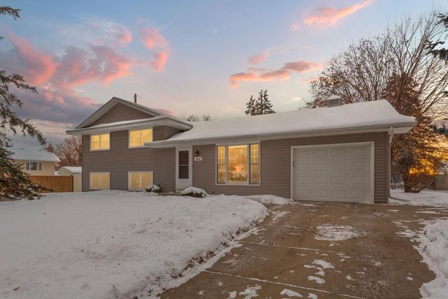 8232 Hemingway Avenue S, Cottage Grove, MN 55016