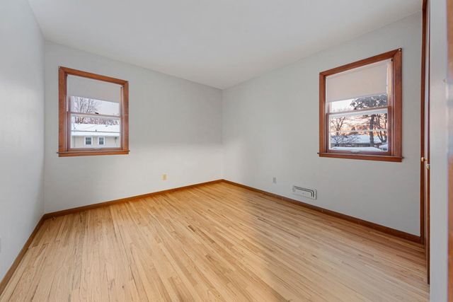 8232 Hemingway Avenue S, Cottage Grove, MN 55016