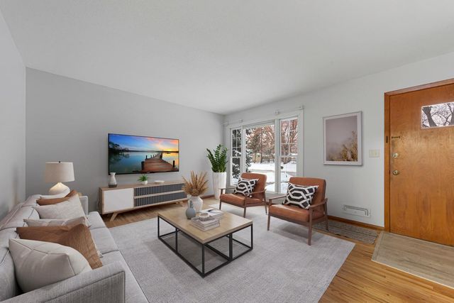 8232 Hemingway Avenue S, Cottage Grove, MN 55016