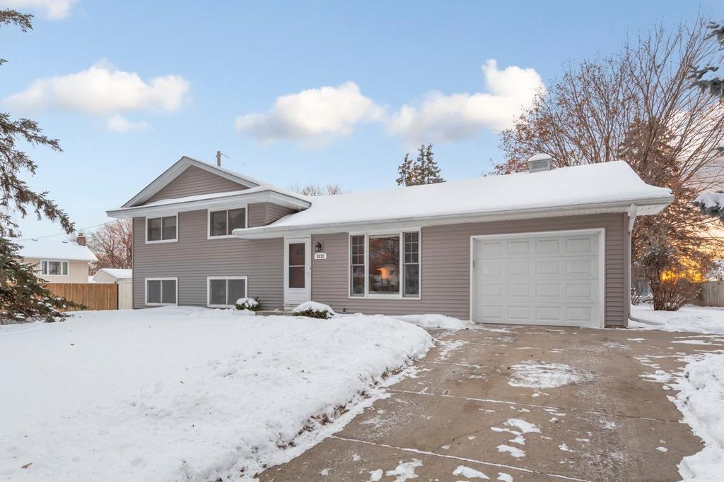 8232 Hemingway Avenue S, Cottage Grove, MN 55016