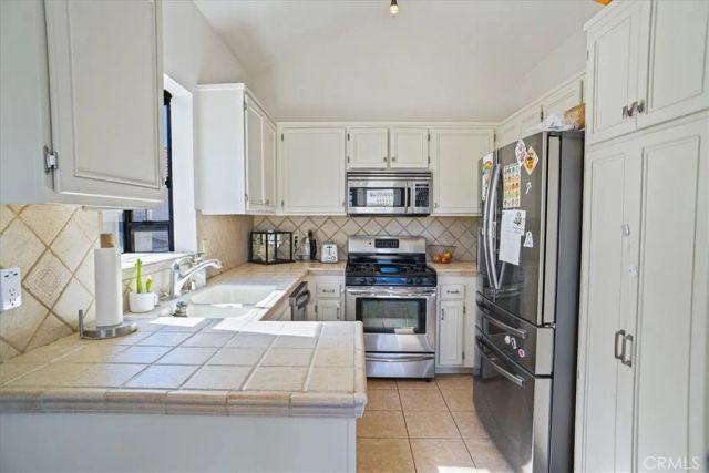 18107 Erik Court 462, Canyon Country, CA 91387