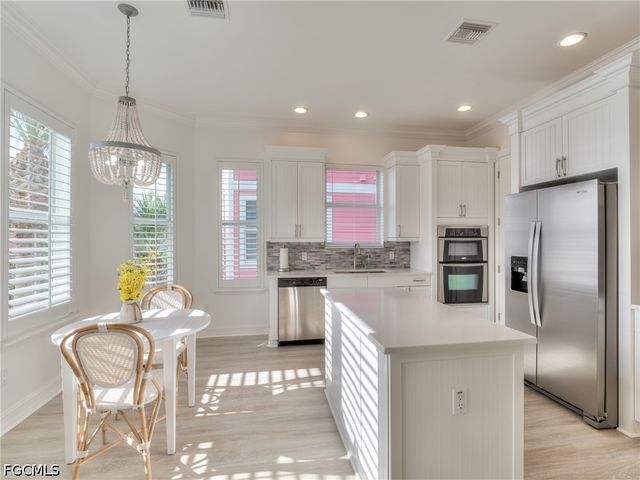 282 Delmar AVE, Fort Myers Beach, FL 33931