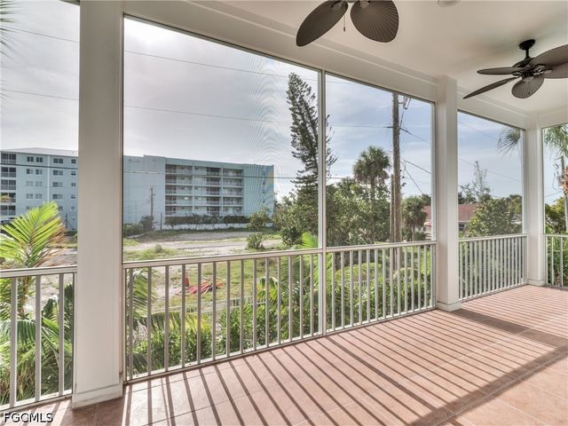 282 Delmar AVE, Fort Myers Beach, FL 33931