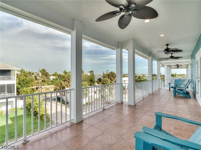 282 Delmar AVE, Fort Myers Beach, FL 33931