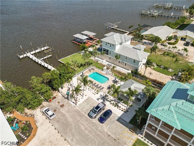 282 Delmar AVE, Fort Myers Beach, FL 33931