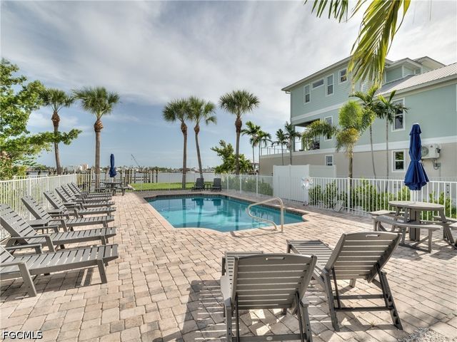 282 Delmar AVE, Fort Myers Beach, FL 33931