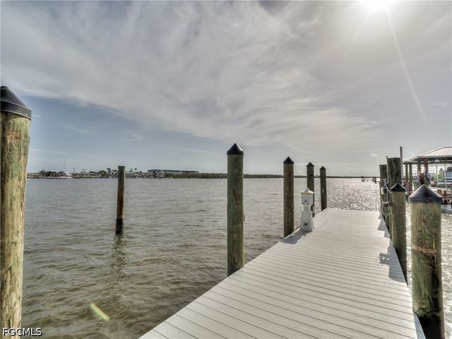 282 Delmar AVE, Fort Myers Beach, FL 33931