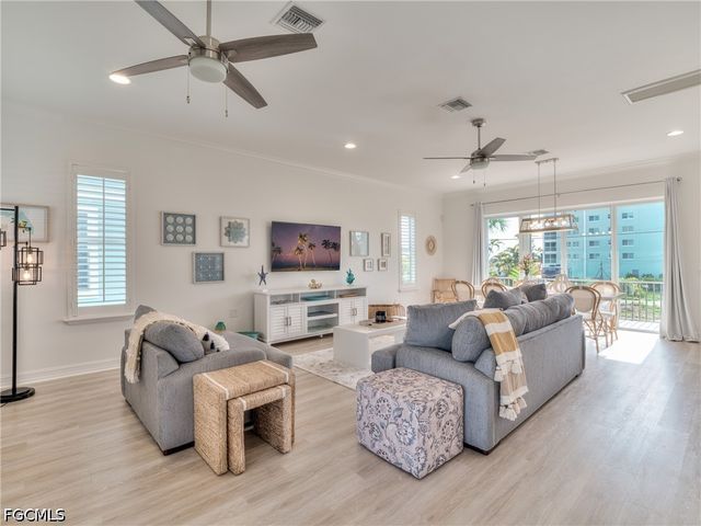 282 Delmar AVE, Fort Myers Beach, FL 33931