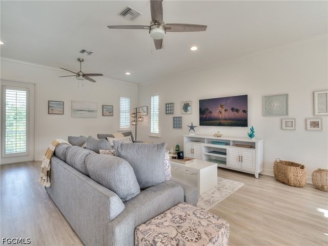 282 Delmar AVE, Fort Myers Beach, FL 33931