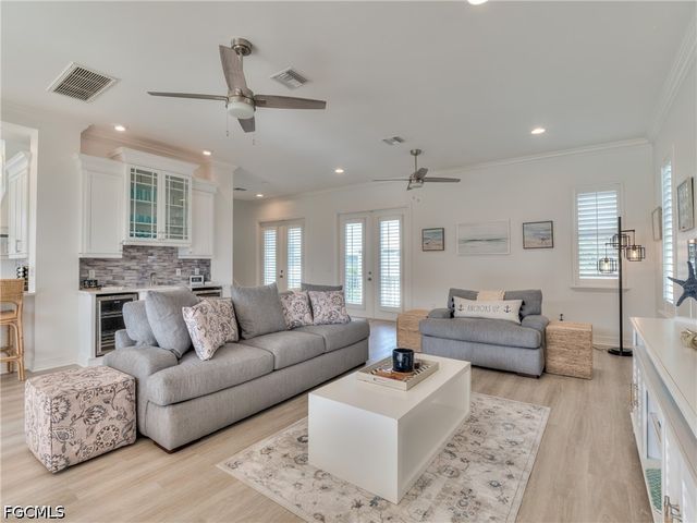 282 Delmar AVE, Fort Myers Beach, FL 33931