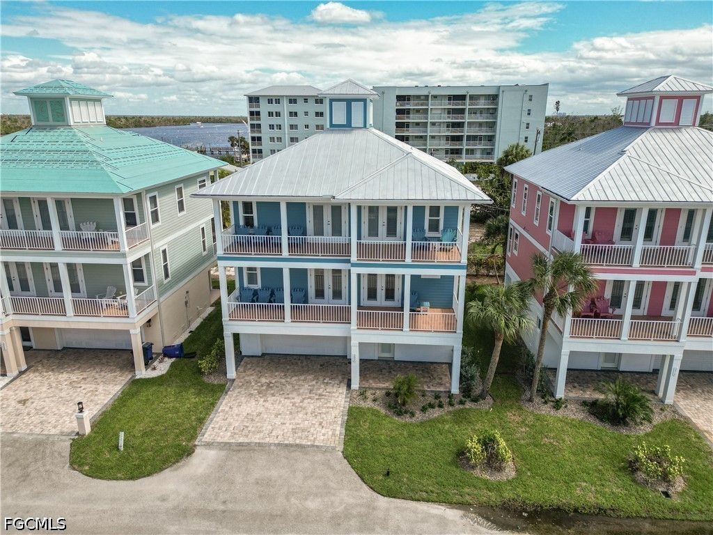 282 Delmar AVE, Fort Myers Beach, FL 33931
