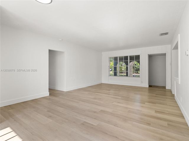 7591 Pierce St, Hollywood, FL 33024