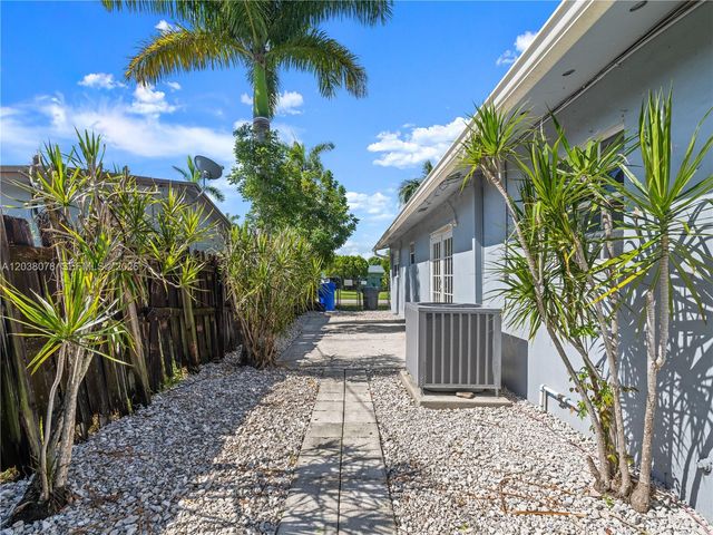 7591 Pierce St, Hollywood, FL 33024