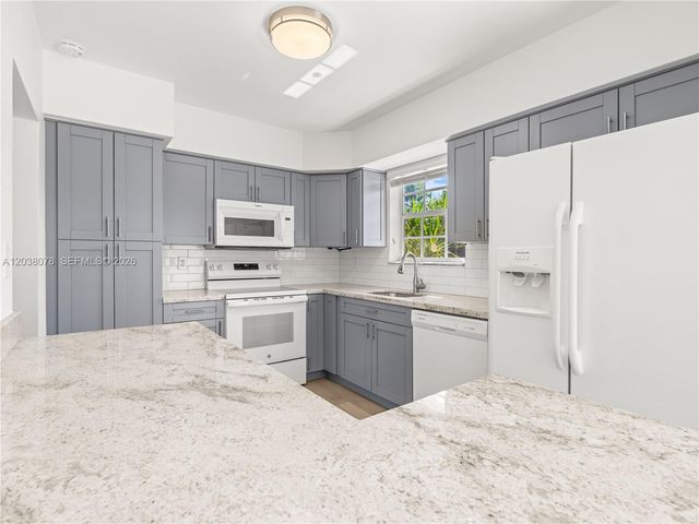 7591 Pierce St, Hollywood, FL 33024