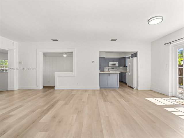 7591 Pierce St, Hollywood, FL 33024