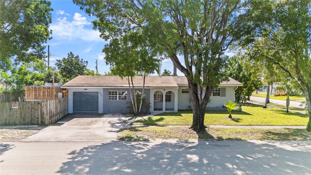 7591 Pierce St, Hollywood, FL 33024