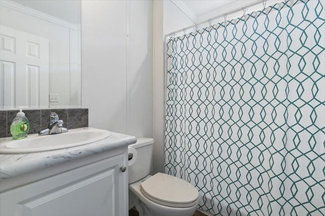 4 Trailerhome Drive, Salem, NH 03079