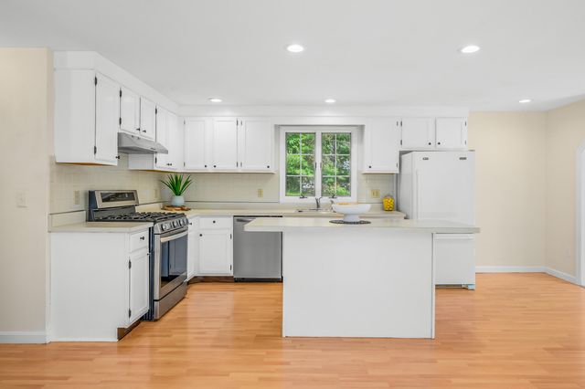 295 Westwind Circle, Osterville, MA 02655