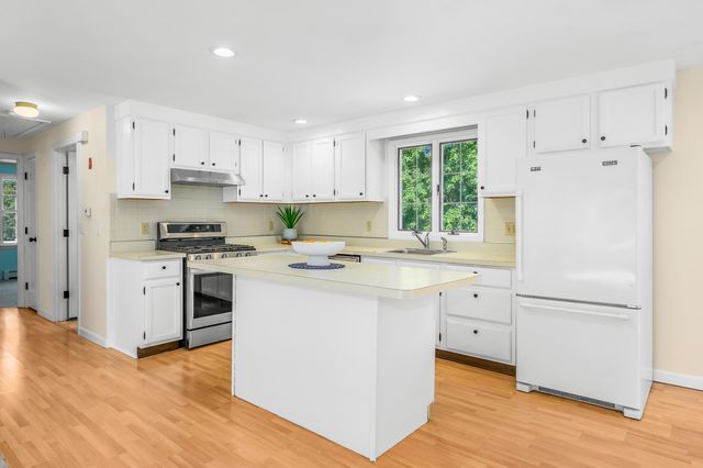 295 Westwind Circle, Osterville, MA 02655