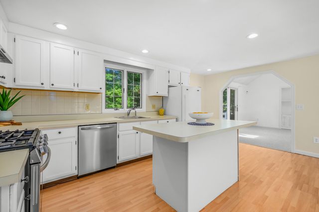 295 Westwind Circle, Osterville, MA 02655