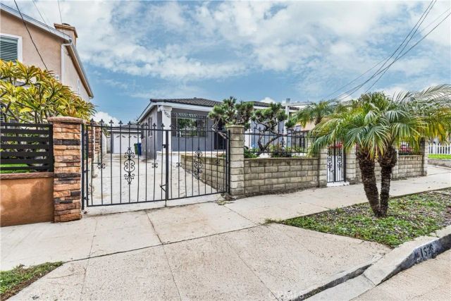 1526 Lakme, Wilmington, CA 90744