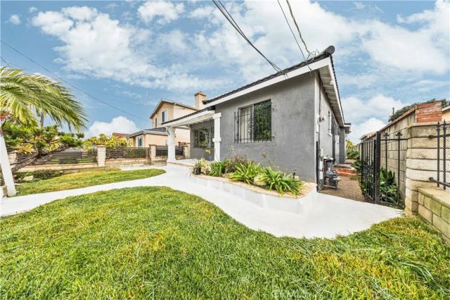 1526 Lakme, Wilmington, CA 90744