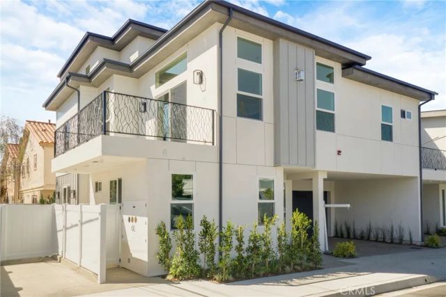 2407 Perkins Ln, Redondo Beach, CA 90278