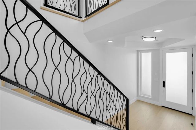 2407 Perkins Ln, Redondo Beach, CA 90278