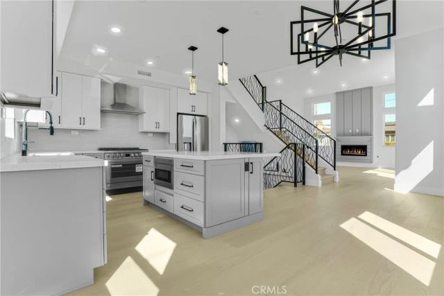 2407 Perkins Ln, Redondo Beach, CA 90278