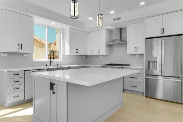 2407 Perkins Ln, Redondo Beach, CA 90278