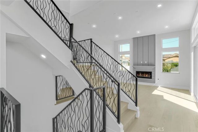 2407 Perkins Ln, Redondo Beach, CA 90278