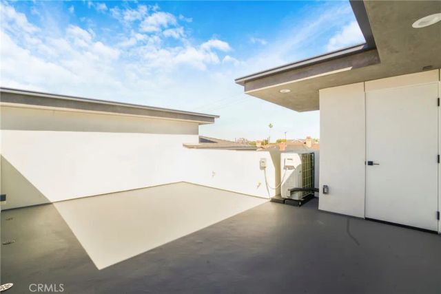 2407 Perkins Ln, Redondo Beach, CA 90278