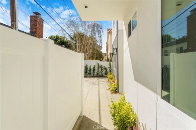 2407 Perkins Ln, Redondo Beach, CA 90278