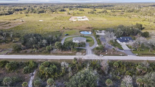 16469 NW 272nd Street, Okeechobee, FL 34972