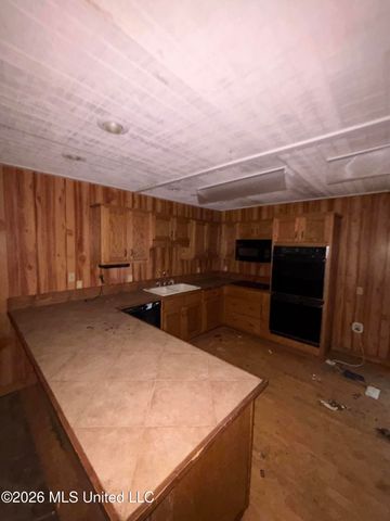 1560 Wilborne Road, Southaven, MS 38672