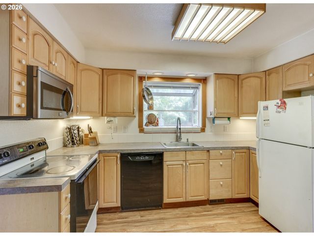 7905 Sw 184TH Ave, Beaverton, OR 97007