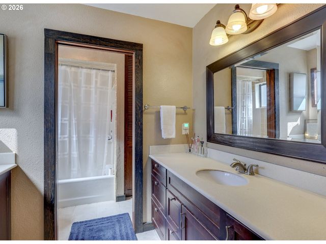7905 Sw 184TH Ave, Beaverton, OR 97007