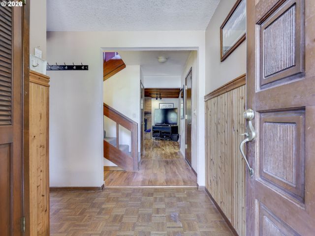 7905 Sw 184TH Ave, Beaverton, OR 97007