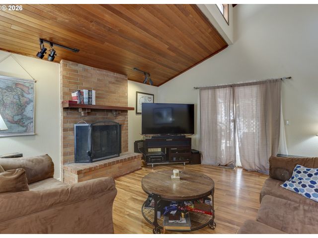 7905 Sw 184TH Ave, Beaverton, OR 97007