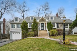 27 W Hartshorn Terrace, West Orange, NJ 07052